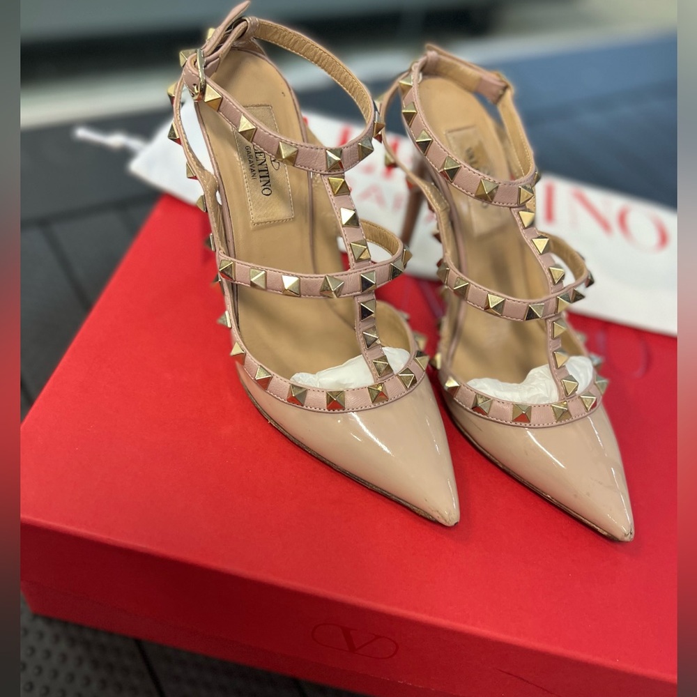 Valentino Rockstud Pump